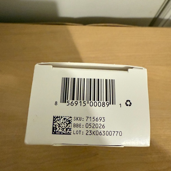 Restorative Hand Cream - White - Picture 5 of 8